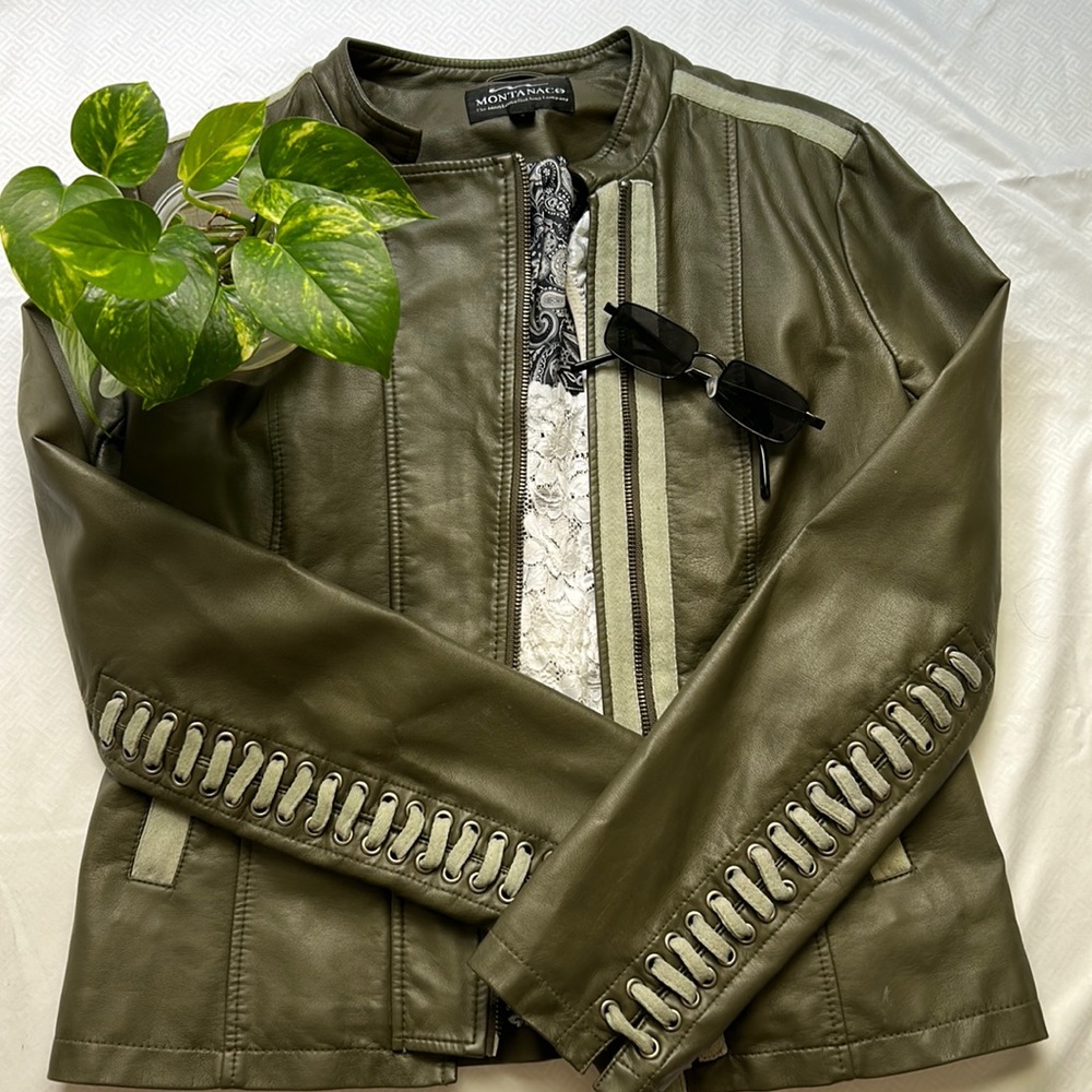 Green unique vintage leather jacket 💚 size small motorcycle/ Biker street wear - Picture 1 of 8